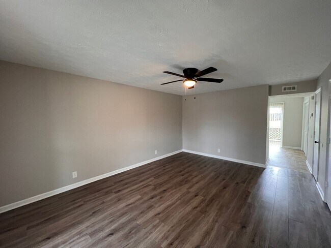 Photo - 502 Windellwood Cir Unit 1
