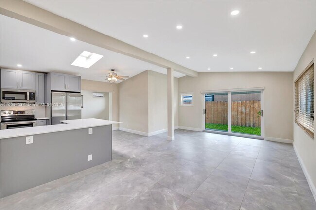 Photo - 3480 SW 20th St