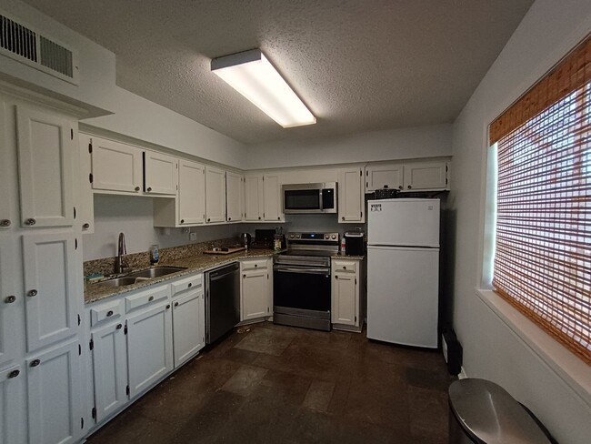 Photo - LSU Convenience