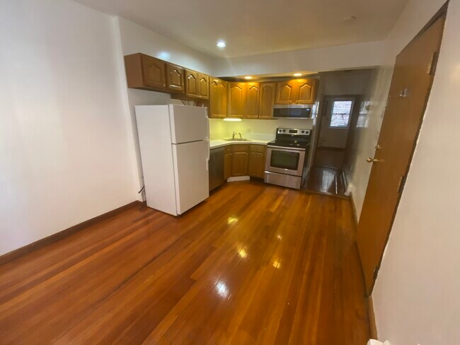 Building Photo - 41 Sheafe St Unit 2 Rental