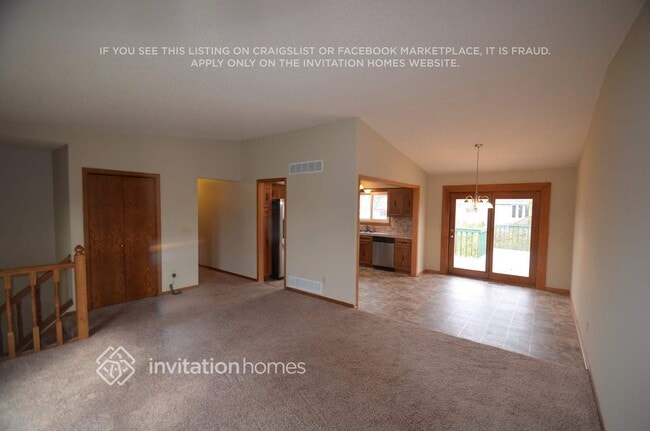 2416 Crestmount Ln