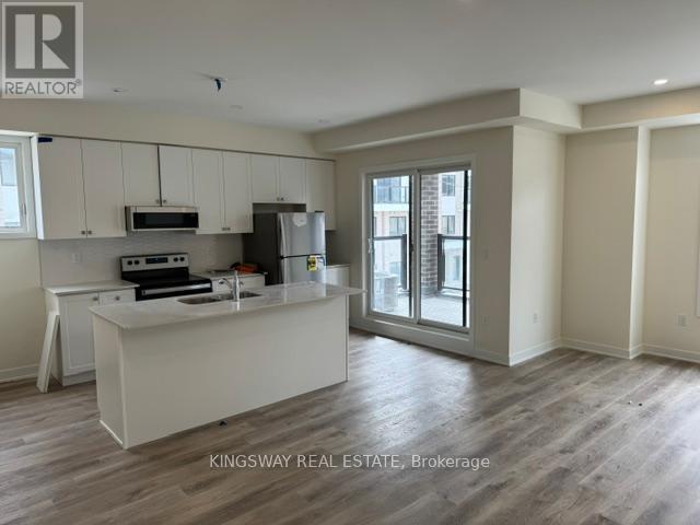 Photo - 1695 Dersan St