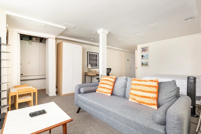 Living Area - 540 S Taylor Ave Unit Garden Studio