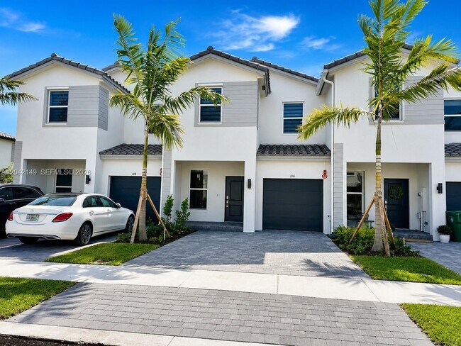 Building Photo - 114 SW 184th Ave