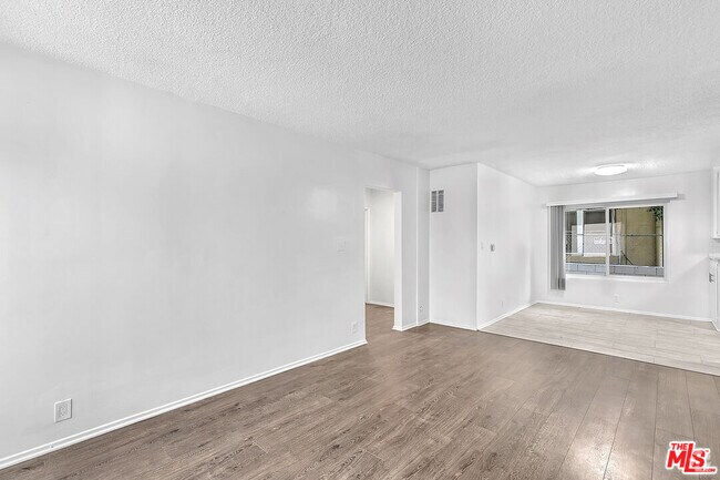 Building Photo - 739 Croft Ave Unit #102 Rental