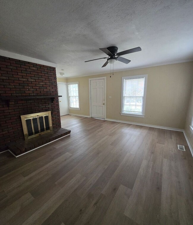 Photo - 823 Lockwood Ave