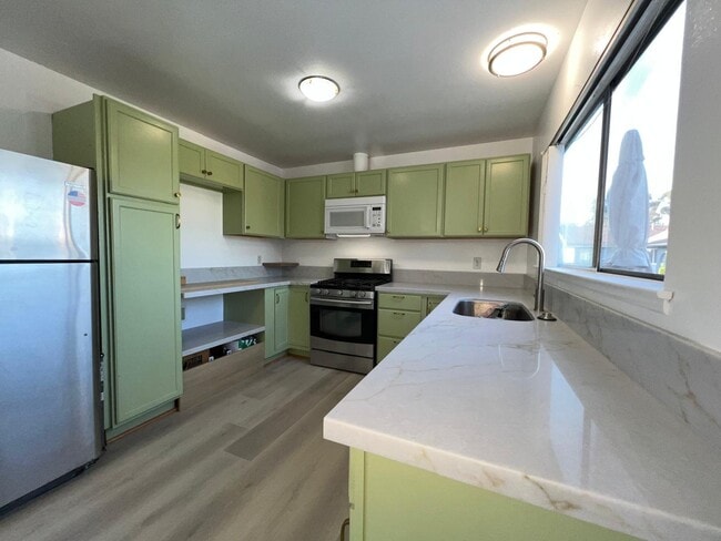 Photo - 9732 Pettswood Dr