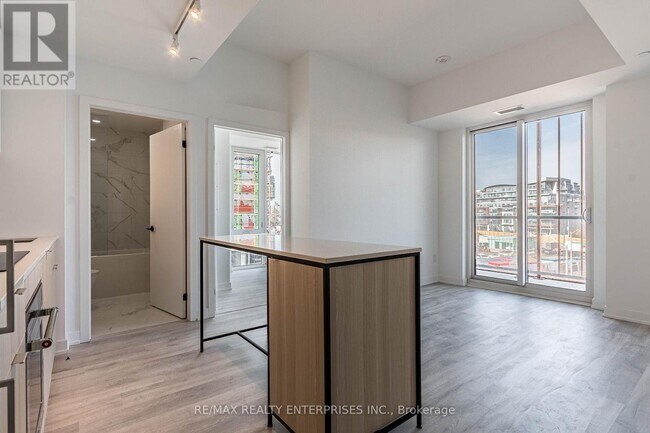 Photo - 220 Missinnihe Way Unit 422