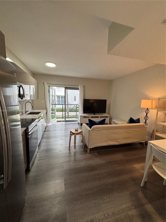 Photo - 435 21st St Unidad 111