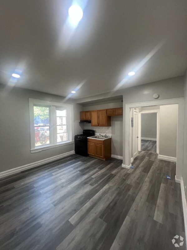 Building Photo - 805 Broadway Rental