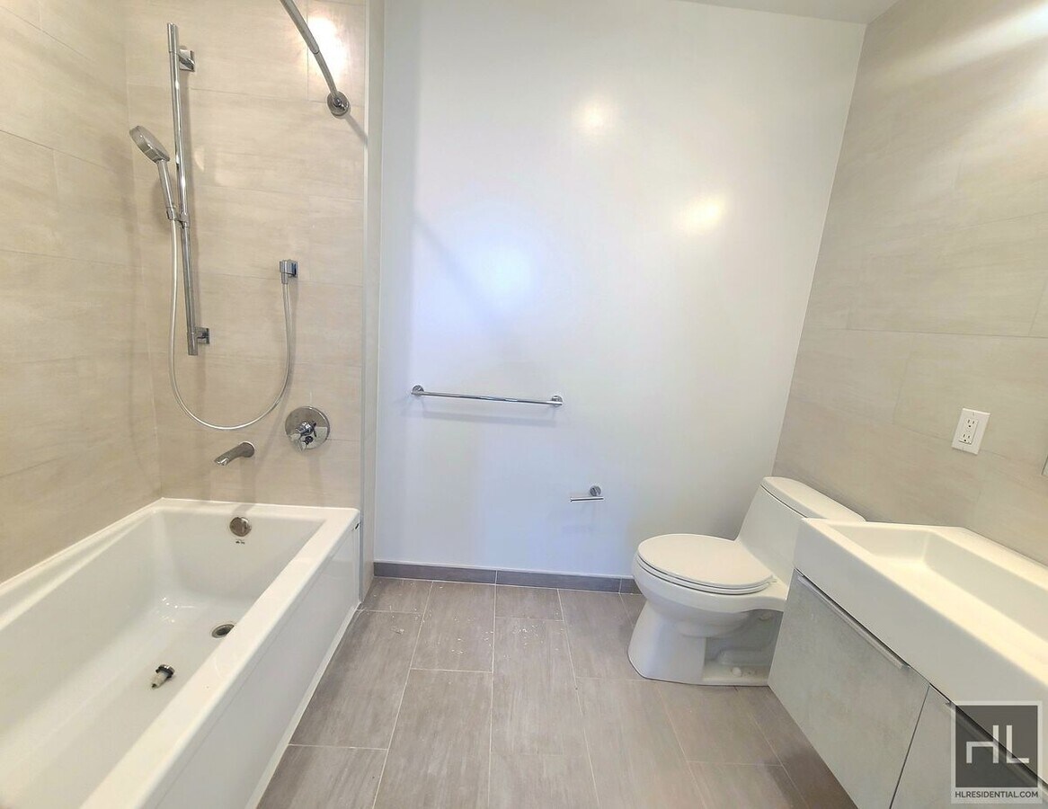 Photo - NORTHERN BOULEVARD Unit 7W