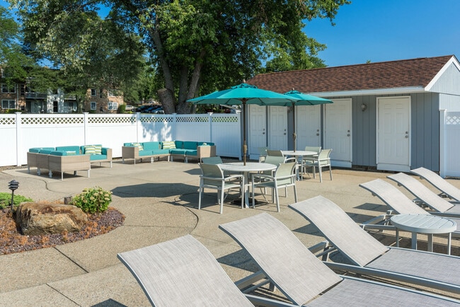 Photo - The Four Seasons