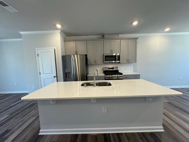 Photo - 370 Devon Clfs Dr