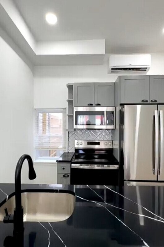 Photo - 2215 N 10th St