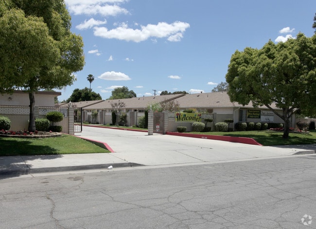 Bogart Apartments