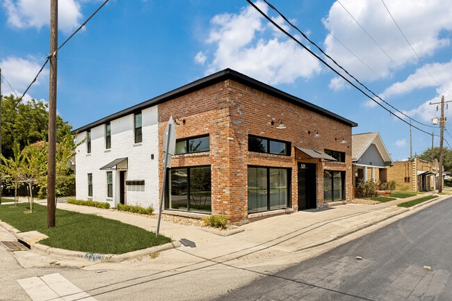 Photo - 501 N 67th St