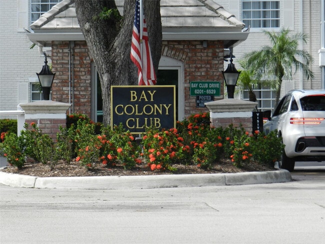 Building Photo - 6307 Bay Club Dr Unit 2