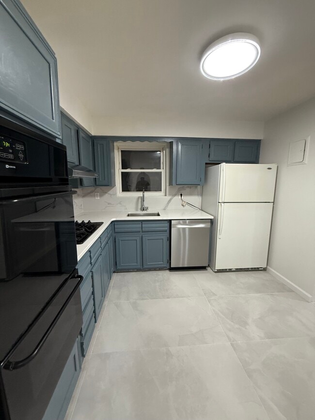 Photo - 30 Bay 37th St Unit 3