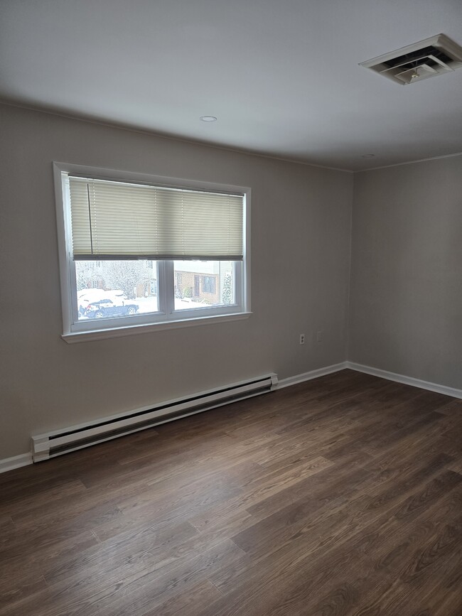 Photo - 2948 Klein St