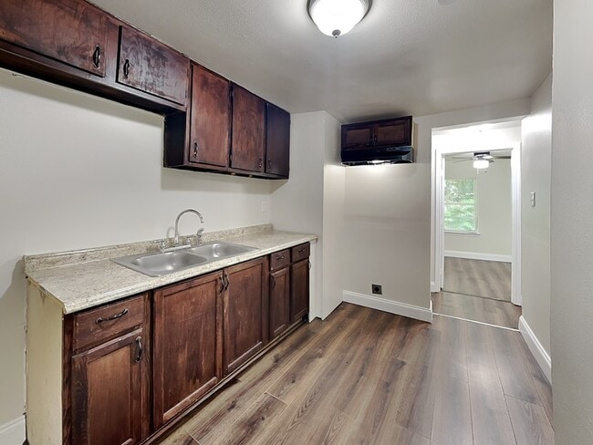 Photo - 2639 Ghent St