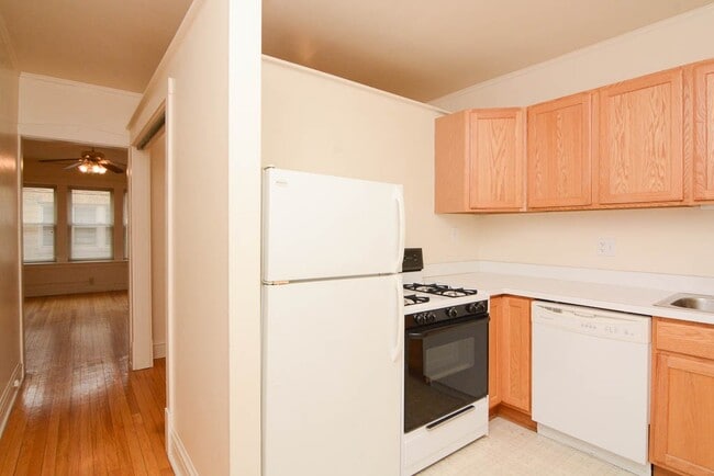 Photo - 4311 N Francisco Ave Unidad C4