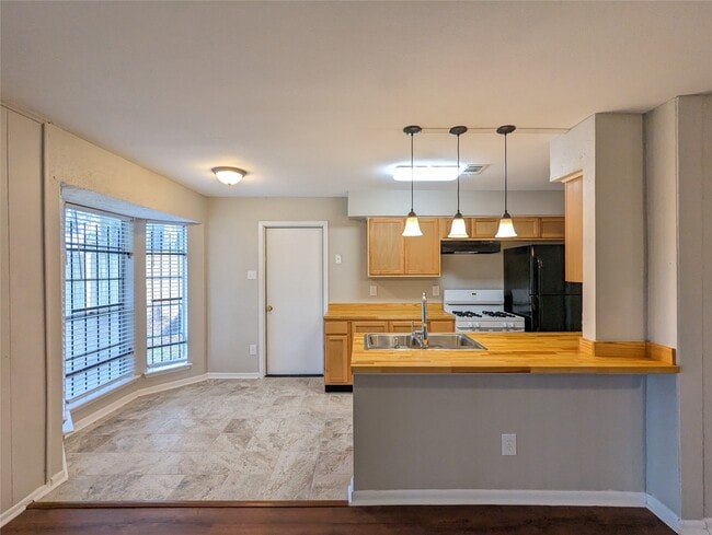 Photo - 8410 Rinn St