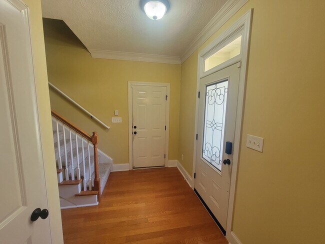 Photo - 1010 Barrett Dr