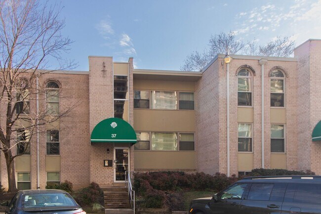 Photo - Beautiful top-level 1 bedroom, 1 bathroom condo in Alexandria City