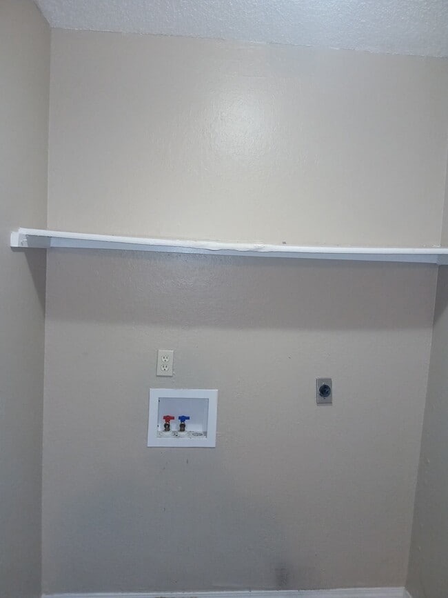 Photo - 4301 Yorkshire Dr Unit 10