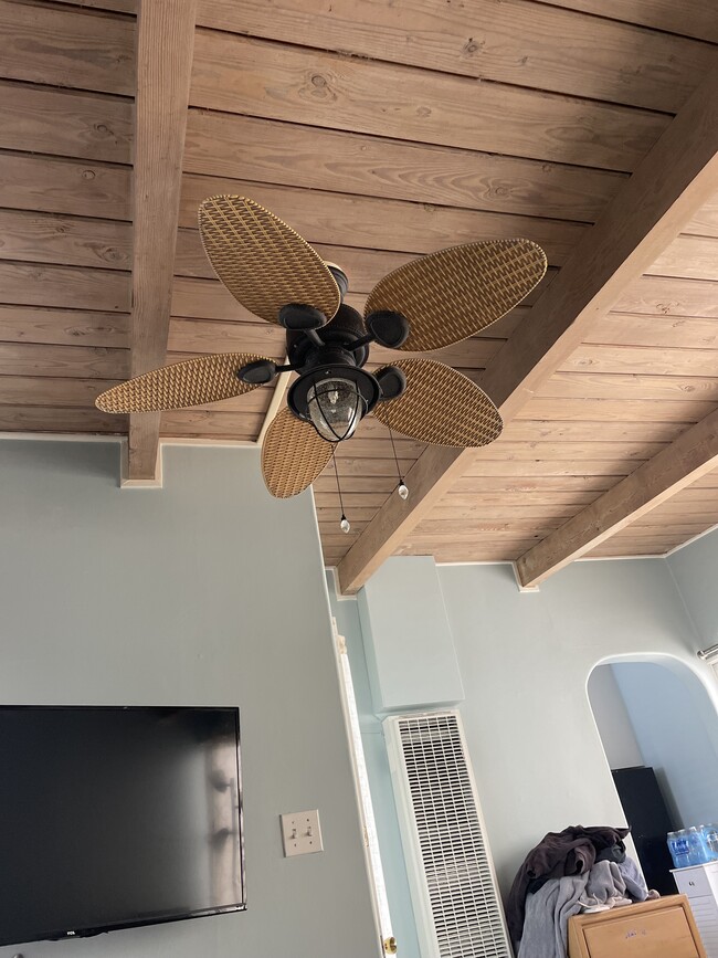 Photo - 338 Eucalyptus Ave Unit B