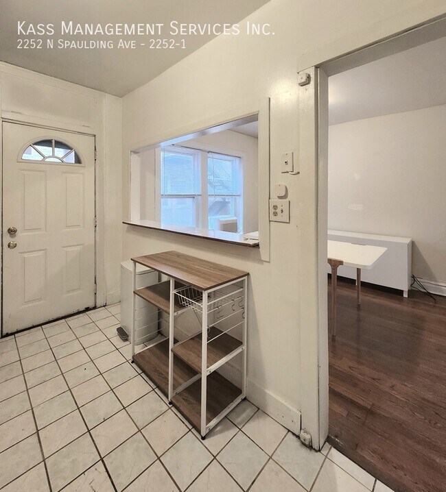 Photo - 2252 N Spaulding Ave Unidad 2252-1