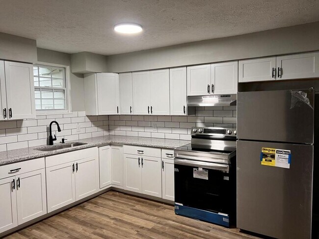 Photo - 6479 Hwy 76 E