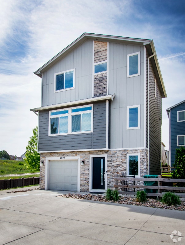 Building Photo - 2049 Corker View Rental