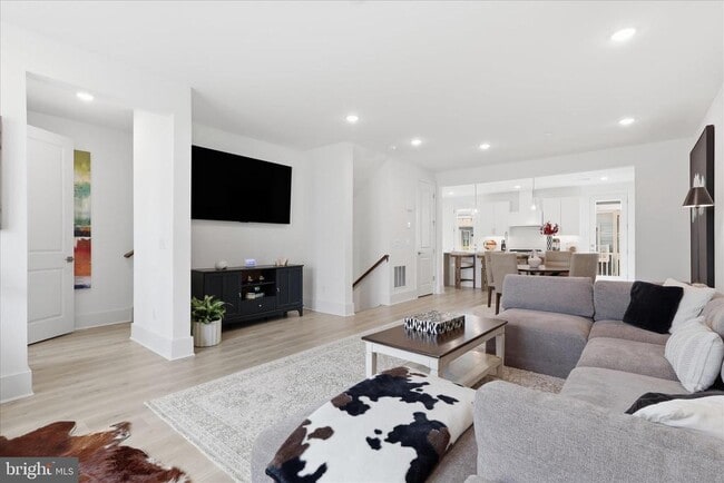 Photo - 9507 Maidenhair Ave