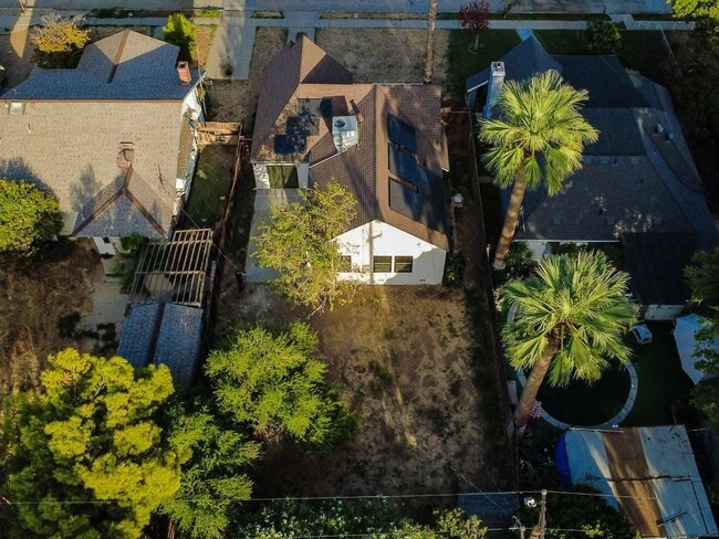 Photo - 1271 N Roosevelt Ave