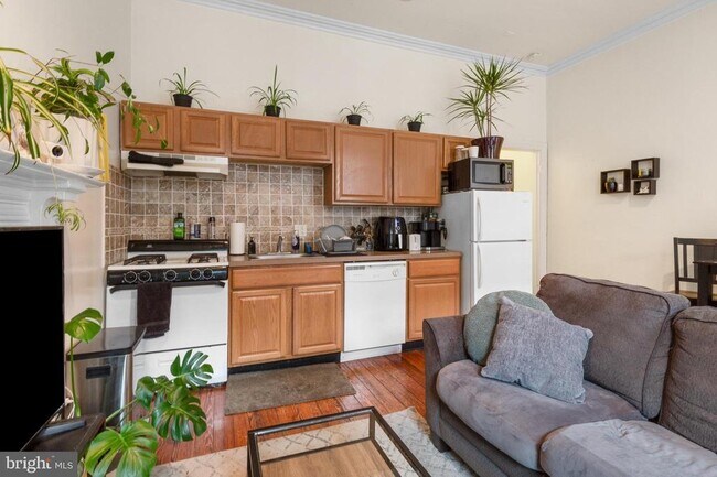 Photo - 314 S 12th St Apartment Unit 2F