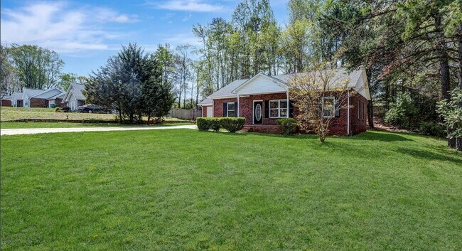 Photo - 6549 Wesbrook Dr