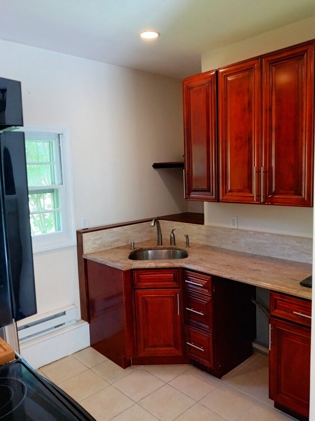 Photo - 92 Midlock Rd Unit Apt