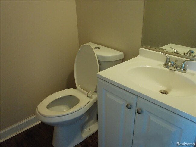 Photo - 37085 Brynford Dr