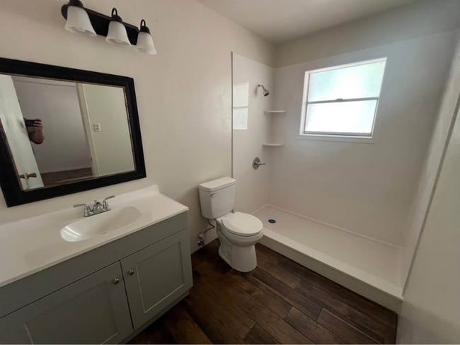 Photo - 712 E Craven Ave Unidad 12