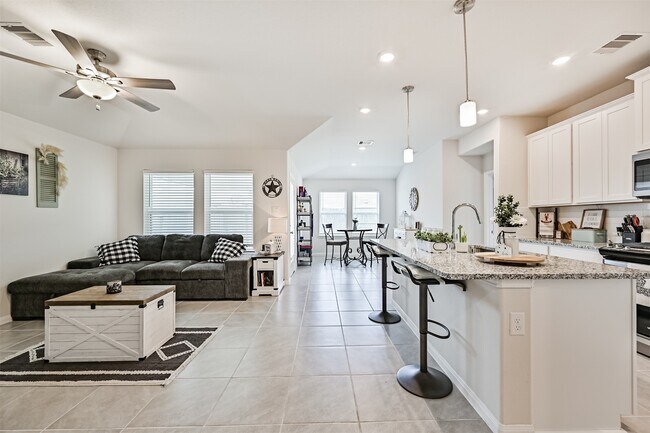 Photo - 10409 Deussen Ln