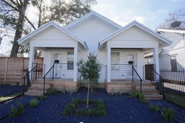 Building Photo - 1717 Summer St Rental