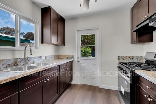 Building Photo - 4366 Hilltop Dr