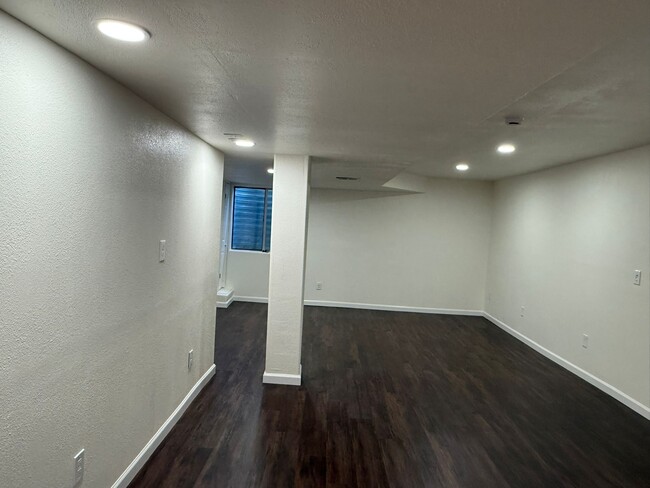 Building Photo - 1249 Button Rock Dr Unit Basement Rental