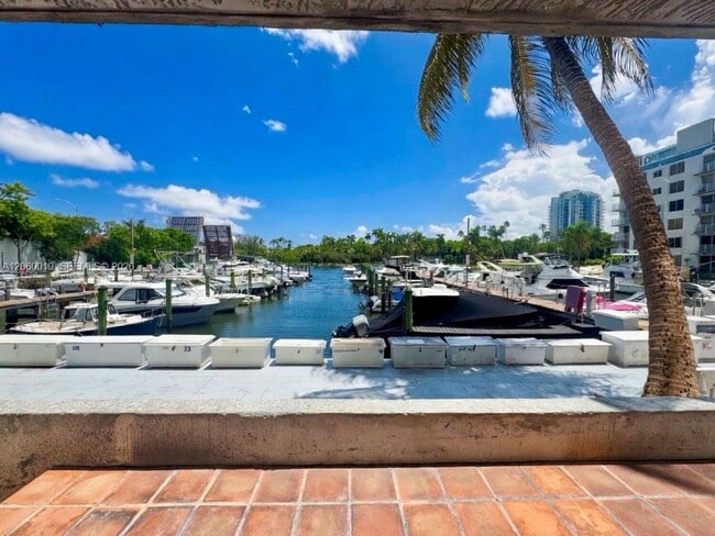 Photo - 1700 NW N River Dr Unit 106