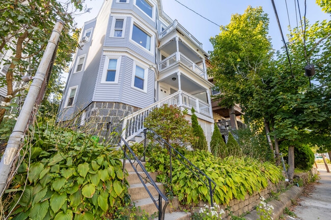 Building Photo - 11 Juliette St Unit 1