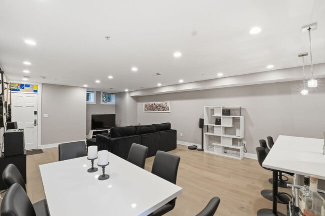 Photo - Boutique Condo Near Shaw Metro & Bloomingdale Unit #A