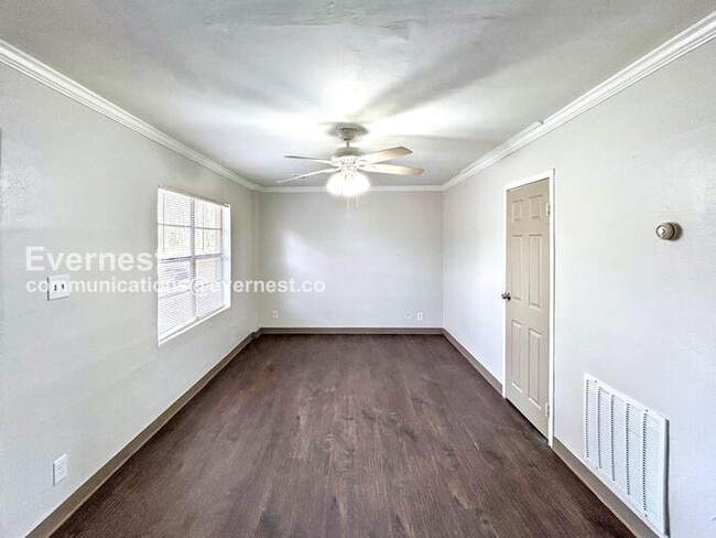 Photo - 431 Annie St