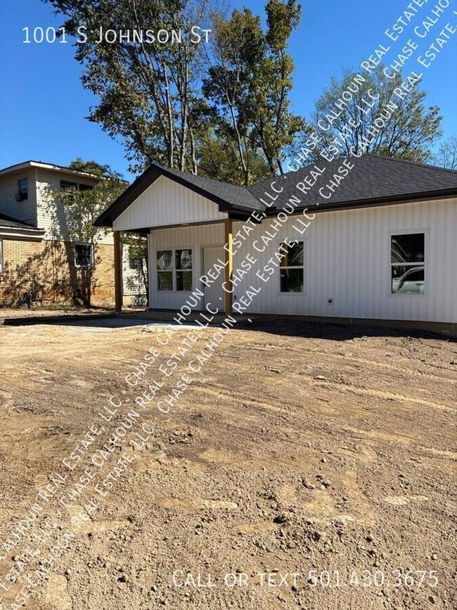Photo - 1001 Johnson St