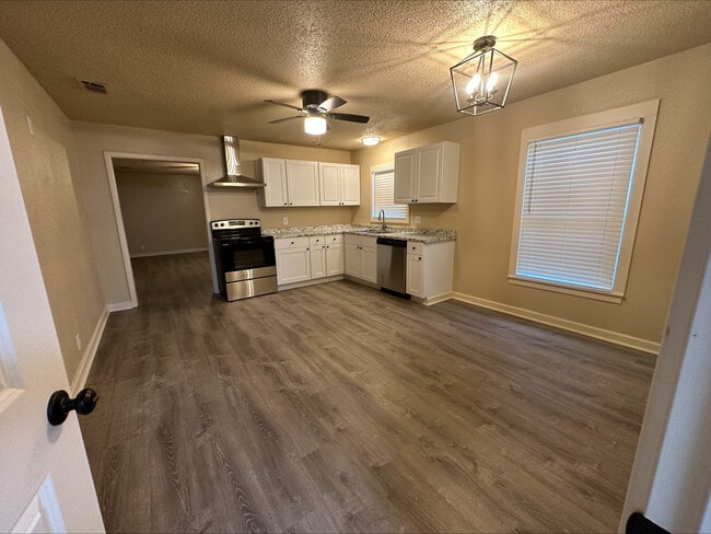 Photo - 2626 W Johnson St